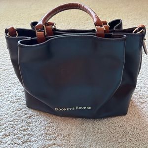 Dooney & Bourke medium Barlow Bag